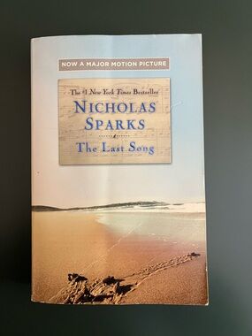 Nicholas Sparks "The Last Song" Paperback - Blue & Beige Cover